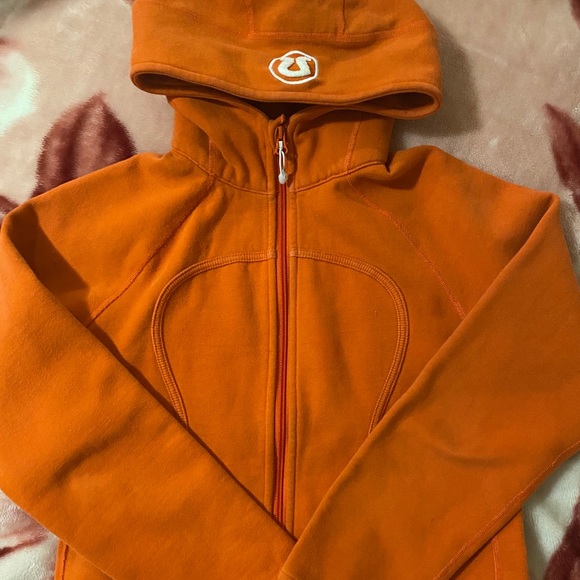 Lululemon scuba hoodie (M) - Picture 2 of 3